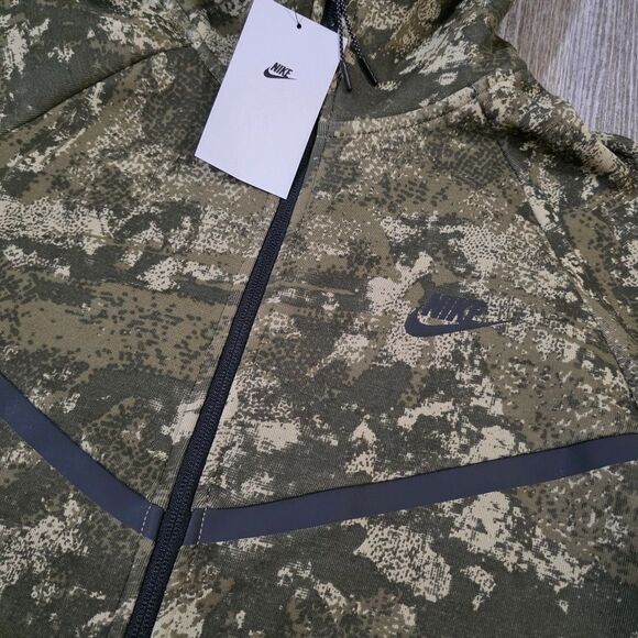 Nike Tech Fleece Camo Windrunner Full-Zip Hoodie Men's Size Small New HV5055-276 - Picture 2 of 9